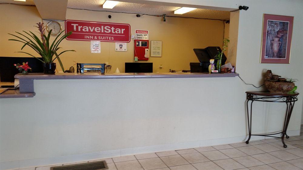 Travelstar Inn & Suites Colorado Springs Exterior foto